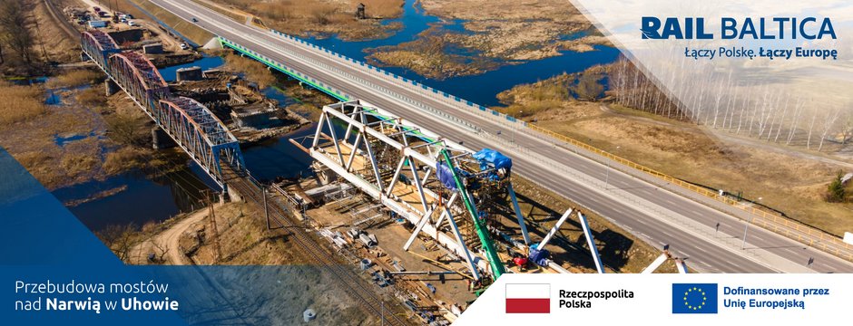 Na zdjęciu widoczne jest przęsło nowe mostu kolejowego oraz przęsła starego mostu kolejowego w Uhowie. Widoczna jest również rzeka i droga dla samochodów.