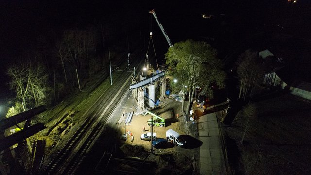 Mokra Wieś nocne prace na budowie wiaduktu fot. Łukasz Bryłowski PKP Polskie Linie Kolejowe S.A