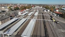 Stacja Ełk - widok z drona na perony fot Paweł Chamera PKP Polskie Linie Kolejowe SA