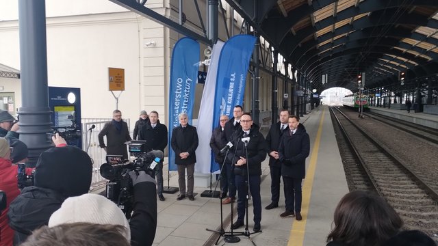 Stacja Białystok briefing prasowy fot Tomasz Łotowski PKP Polskie Linie Kolejowe SA (1)