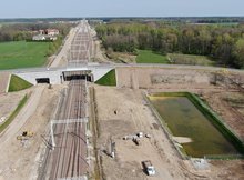 Nowe Racibory - wiadukt widok z drona fot Paweł Mieszkowski PKP Polskie Linie Kolejowe SA