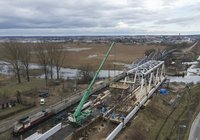 Most kolejowy nad Narwią w Uhowie - Luty 2022
