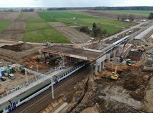 Dąbrowa Łazy - budowa wiaduktu nad torami, fot. Artur Lewandowski PKP Polskie Linie Kolejowe SA